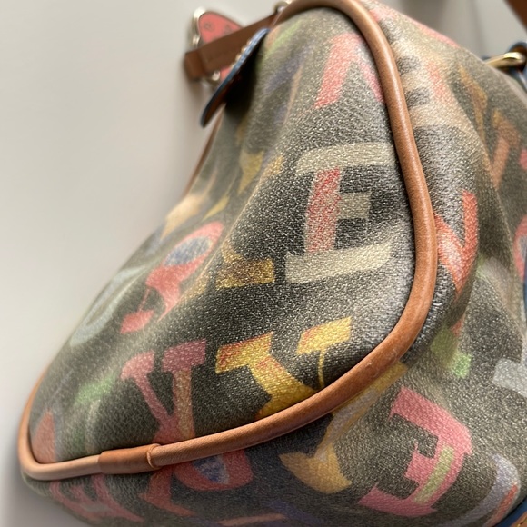 Vintage Dooney and Bourke barrel bag - Picture 13 of 14